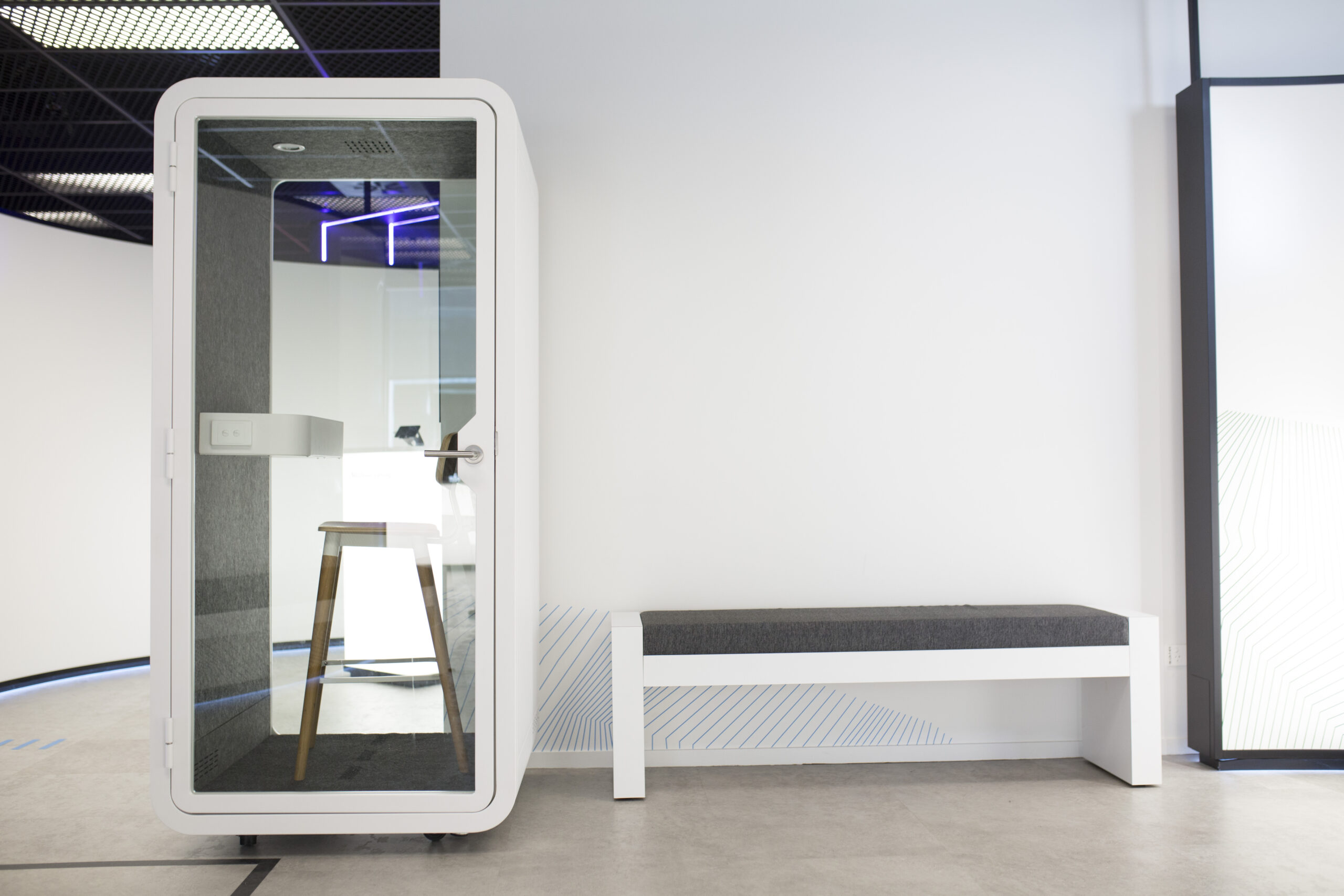 The Benefits of Silent Pod’s Mobile Acoustic Pods: Flexible and Versatile Office Solutions